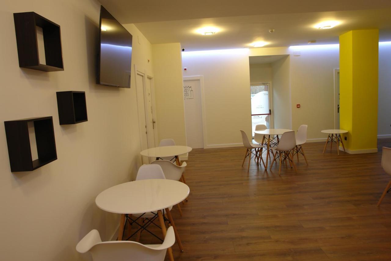 Hostel Trovadores Burgo Екстериор снимка