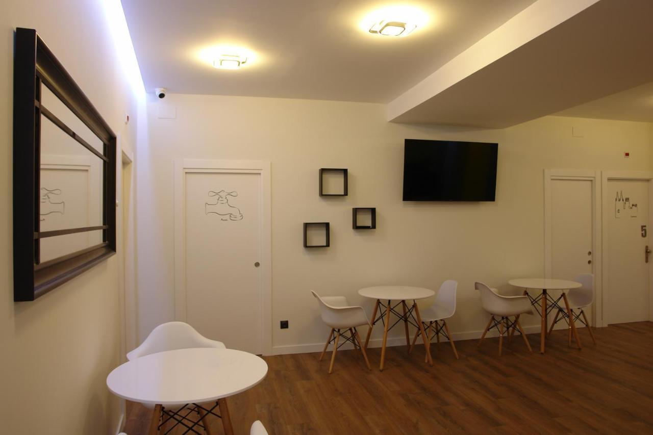 Hostel Trovadores Burgo Екстериор снимка