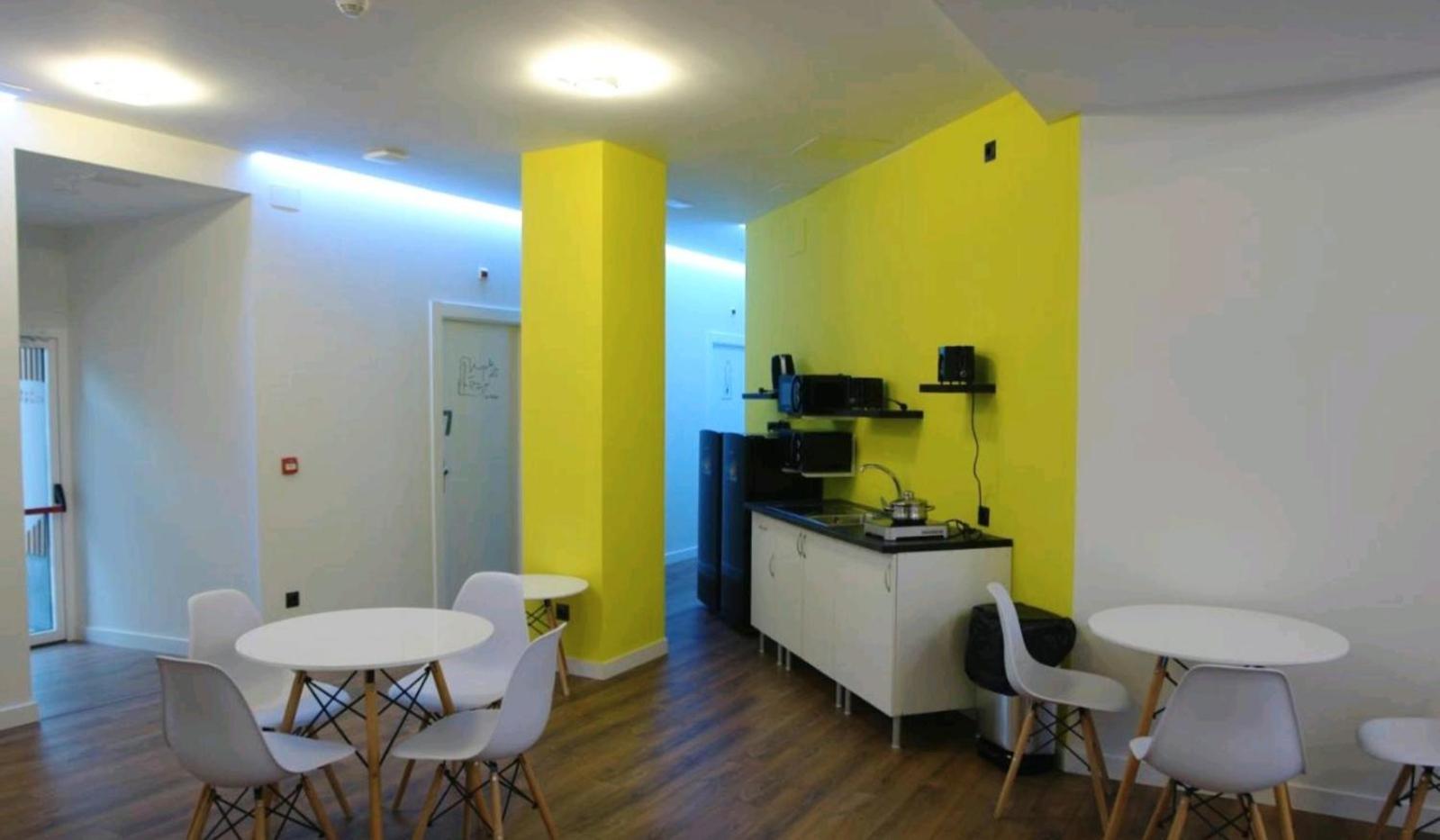Hostel Trovadores Burgo Екстериор снимка